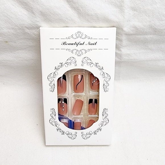 24 Pieces Fake Press On Nails - Picture 4 of 5